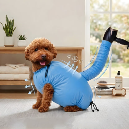 Caniche abricot dans le sac de séchage